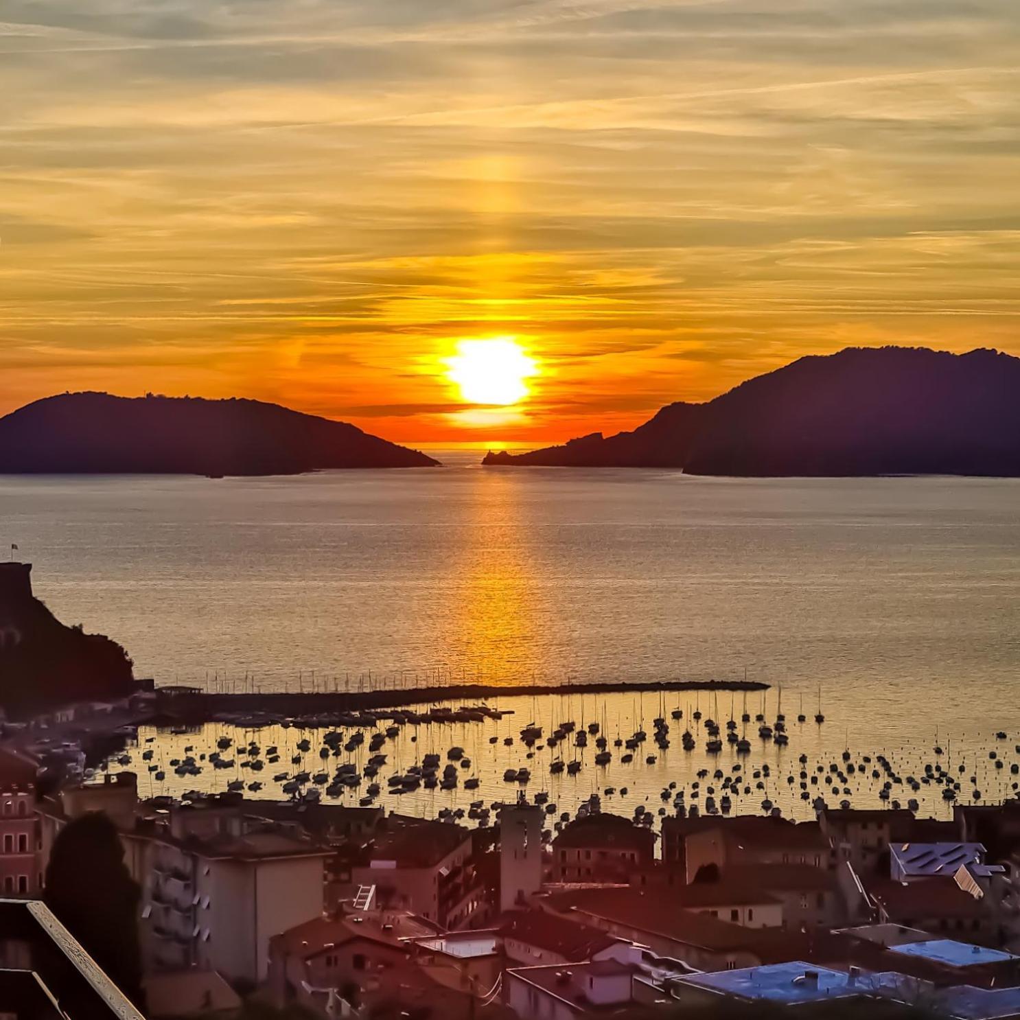 Relax1 Apartment Romito Magra Luaran gambar